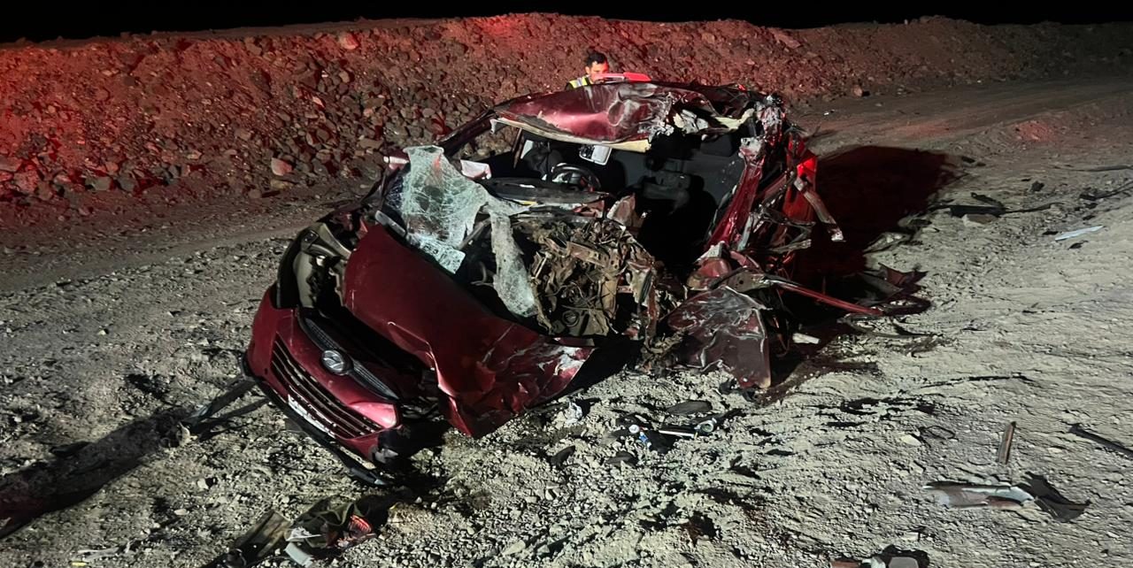 Tragedia en la Ruta 1: Tres fallecidos y dos heridos graves deja violenta colisión cerca de Hornitos