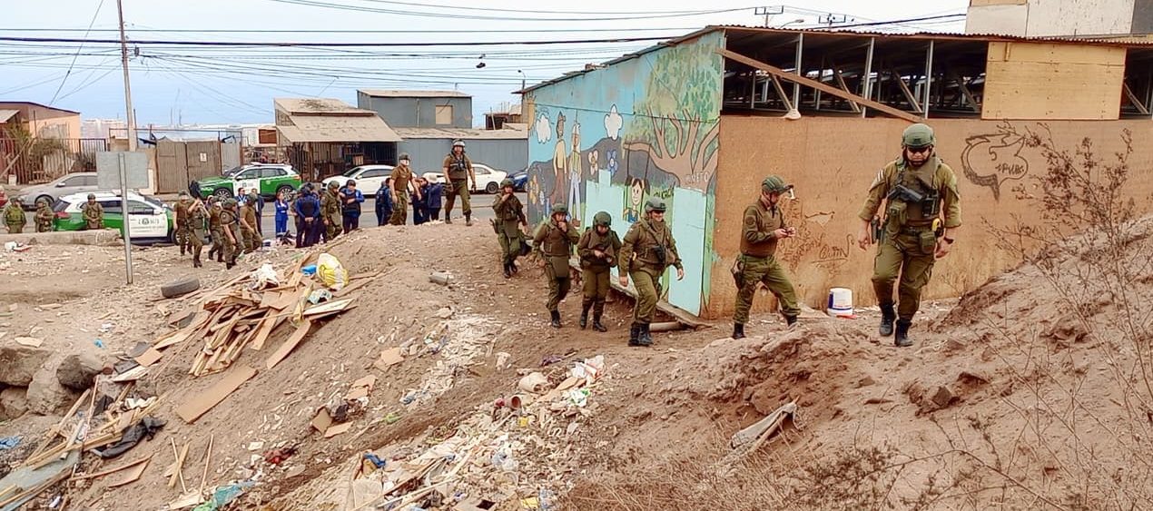 Desalojan rucos y retiran 18 toneladas de basura en quebrada de Antofagasta por Plan Invierno
