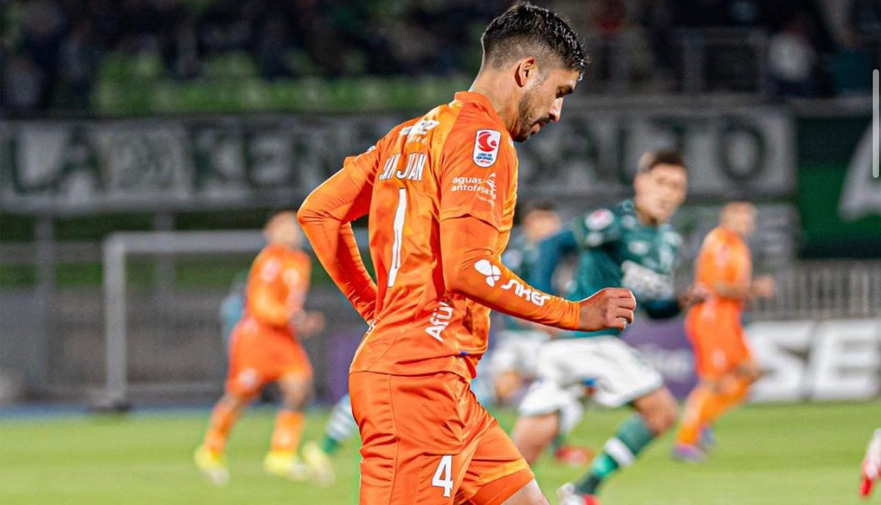 Cobreloa sufre dura goleada ante Wanderers y pierde terreno en la cima del Ascenso