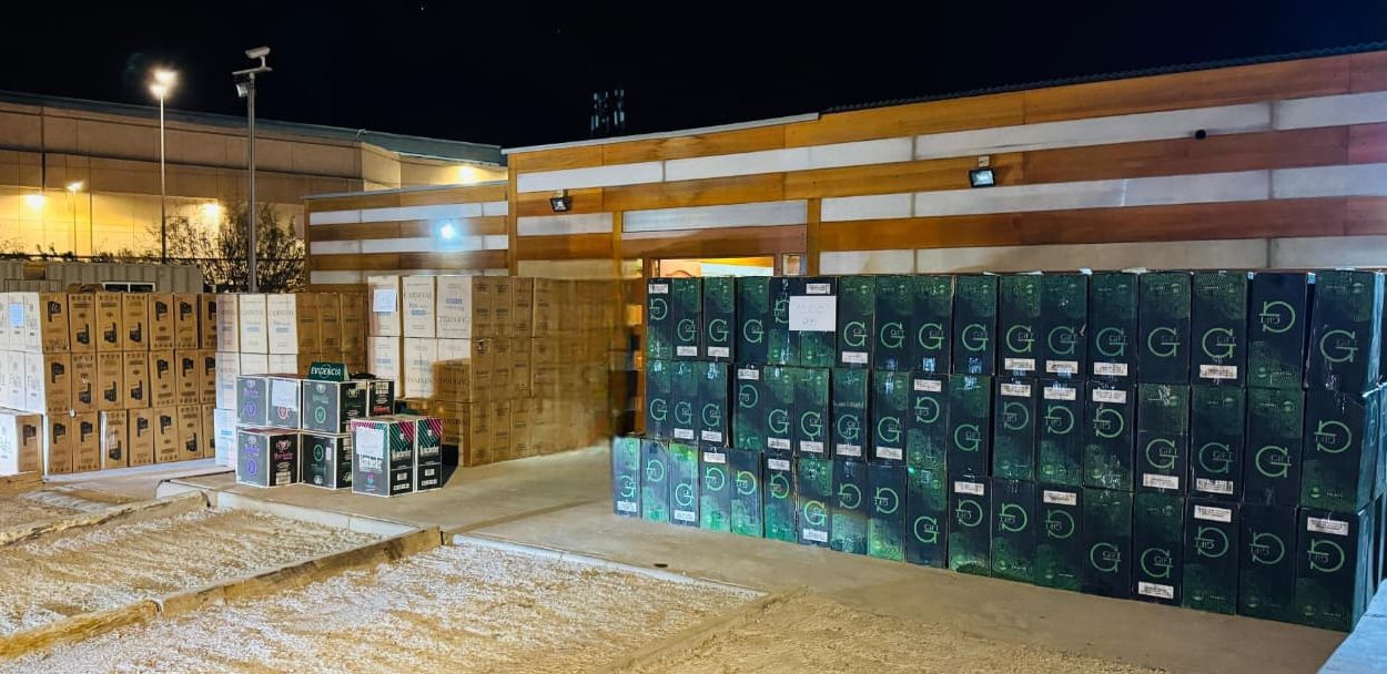 Carabineros descubrió millonario acopio de cigarrillos de contrabando en un contenedor marítimo en el Puerto Seco de Calama