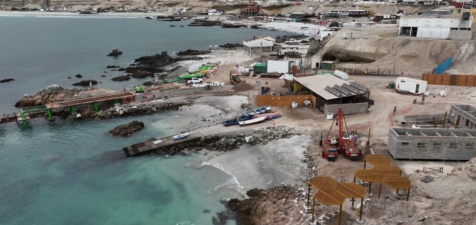 Caleta Hornitos cambia su rostro: Nueva infraestructura portuaria alcanza un 50% de avance físico