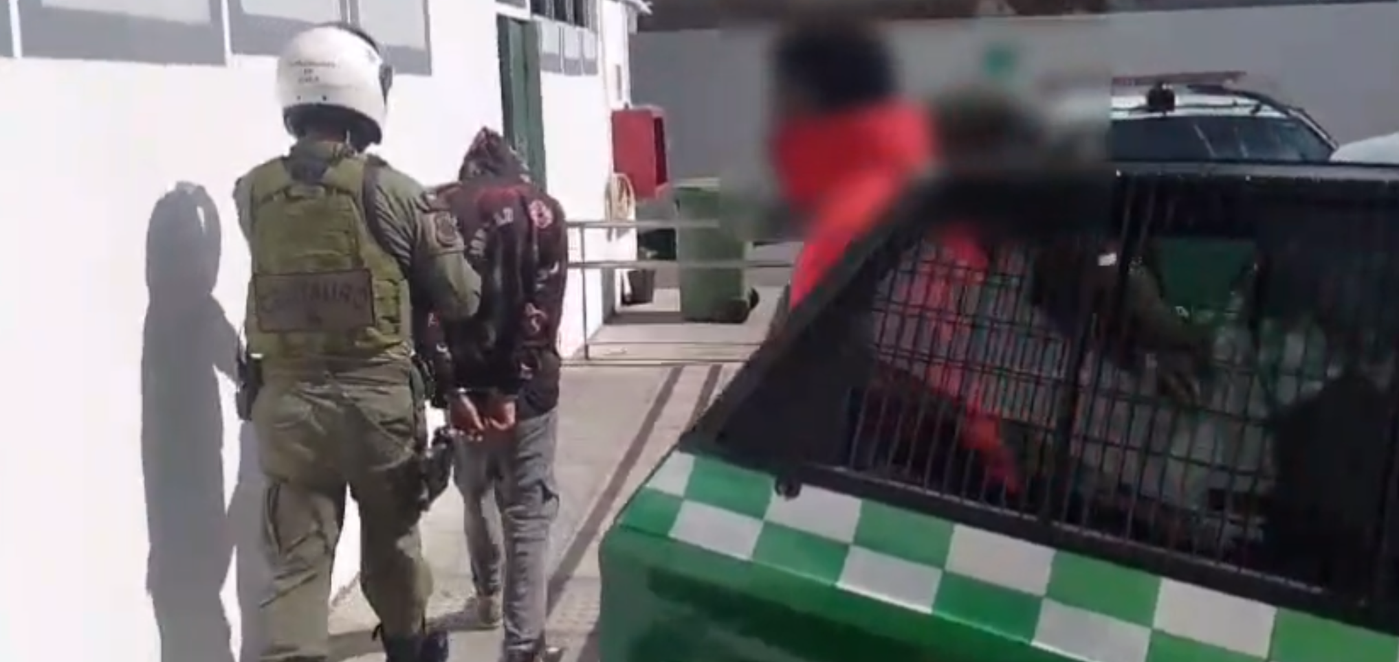Recuperan dos vehículos robados hace años y detienen a cuatro sujetos tras controles preventivos en el sector norte de Antofagasta