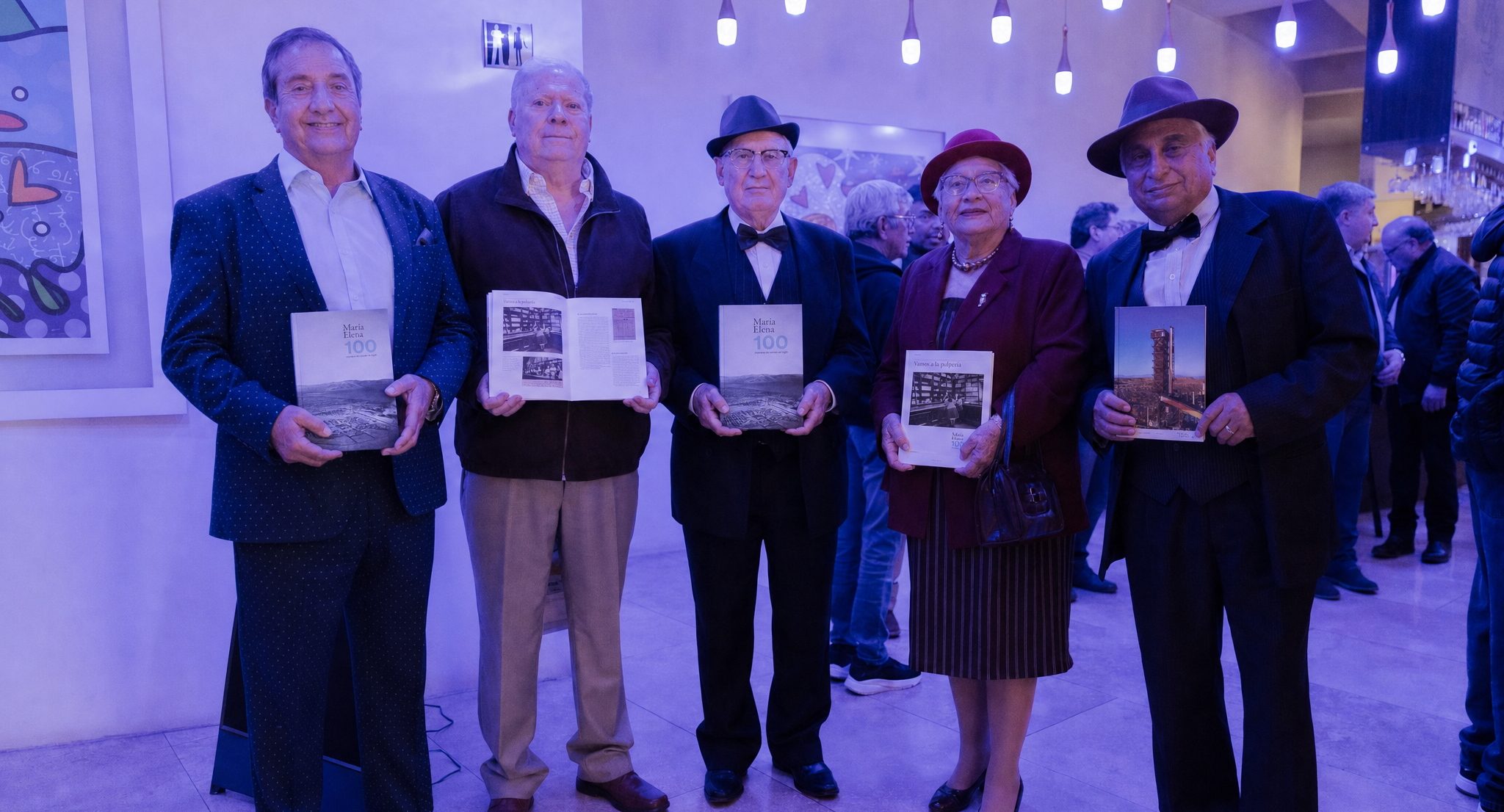 Rumbo al centenario: Presentan libro con 100 relatos que rescatan la memoria viva de María Elena