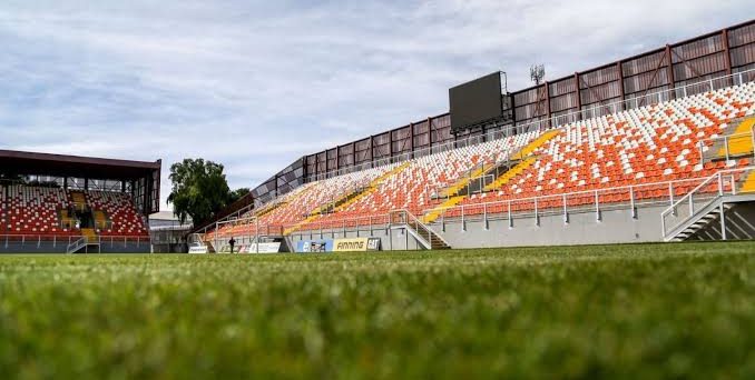 Una década en la ilegalidad: Contraloría destapa que el estadio «Zorros del Desierto» opera sin permisos y abre sumario a la Municipalidad de Calama
